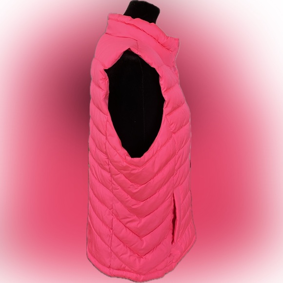 GAP Neon Pink Puffer Warmest Vest - Size Medium - NWOT - Picture 3 of 10